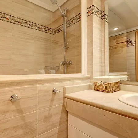 Stylish With Sea View Estepona